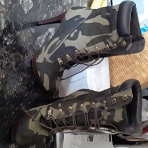 Shoedazzle size 10 stilleto boots